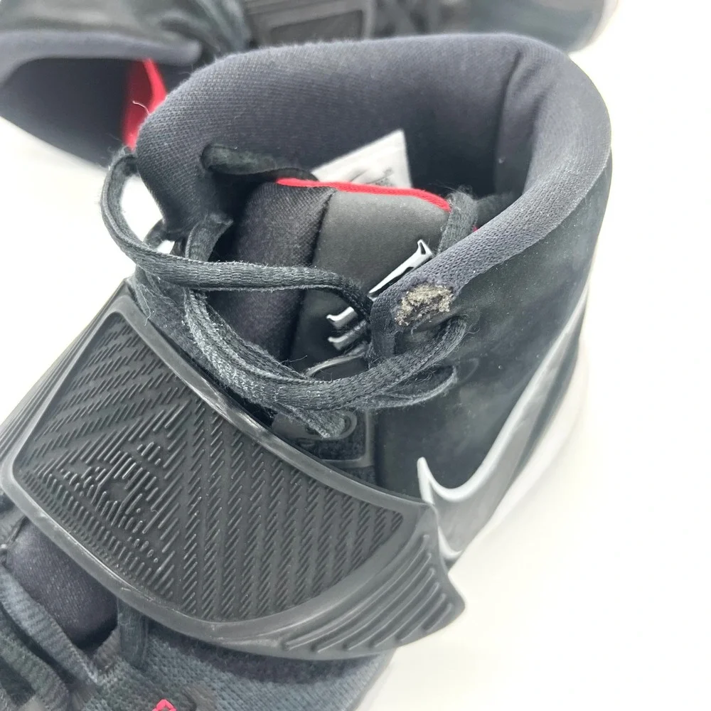 Nike Kyrie Basketball‎ Shoes Sneakers Youth Black Red BQ5599-002 Size 5.5Y